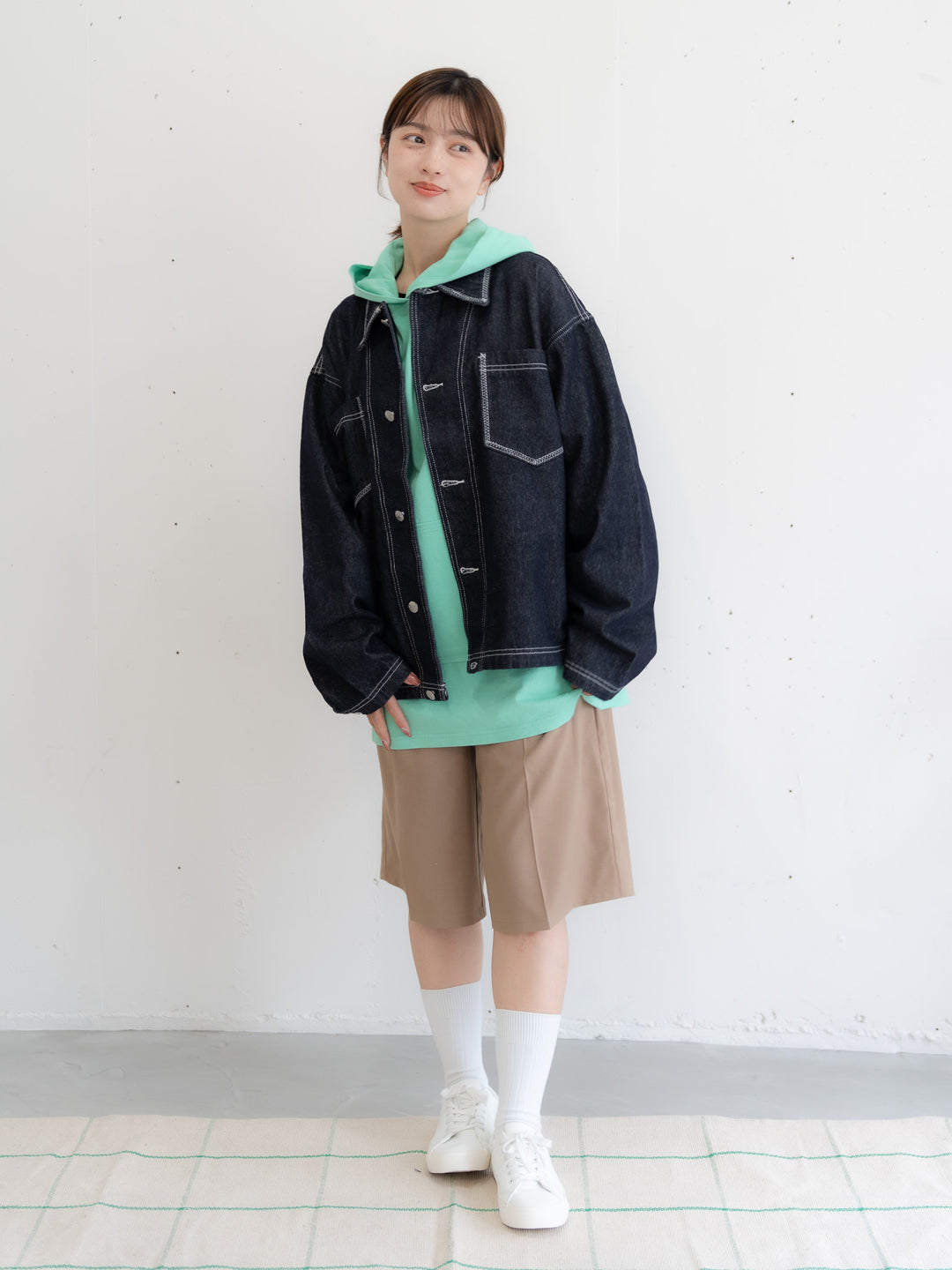【bbO】ステッチデザインショートデニムジャケット