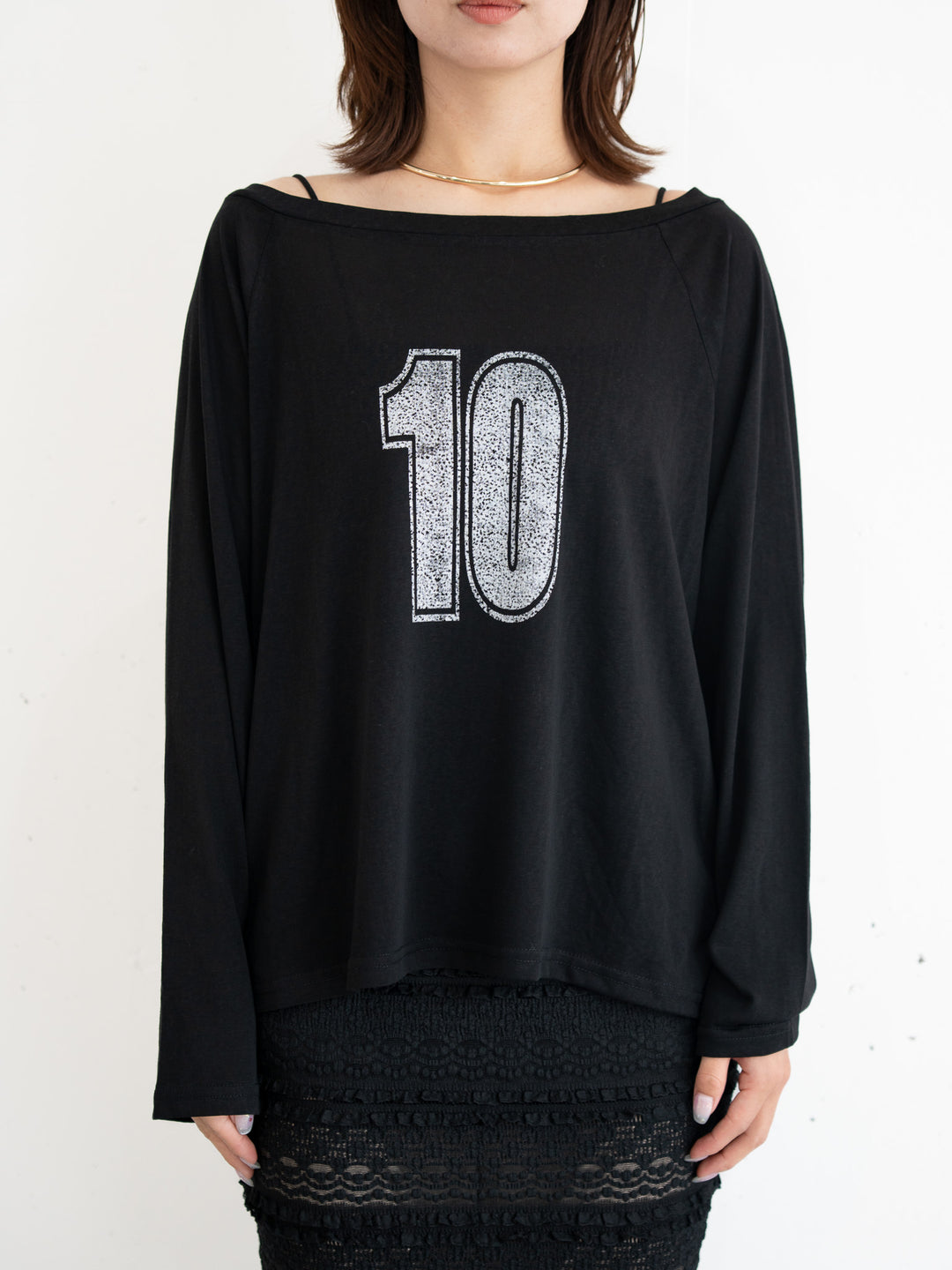 【bbO】ルーズネックナンバリングクロップドロンT
