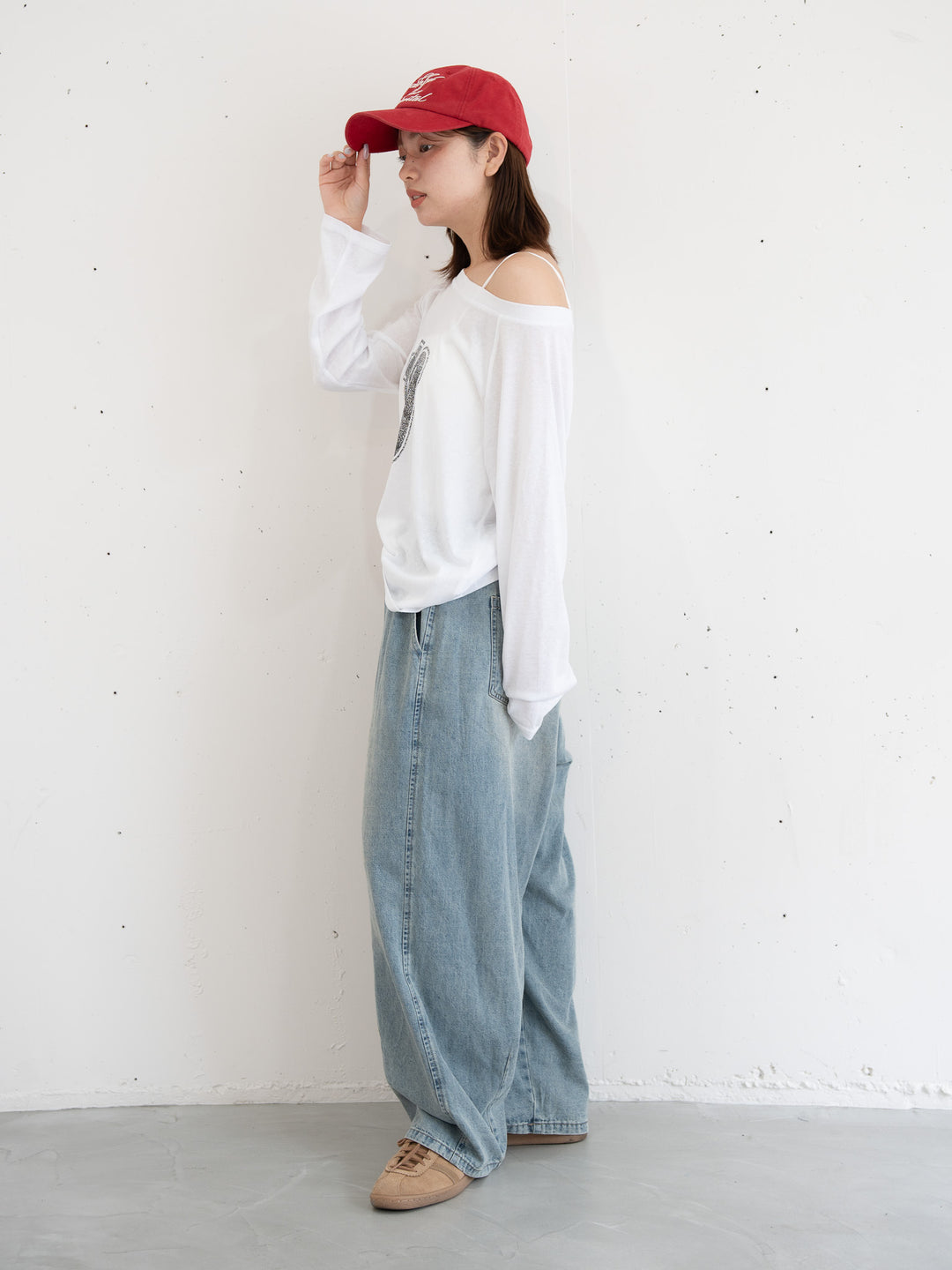 【bbO】ルーズネックナンバリングクロップドロンT
