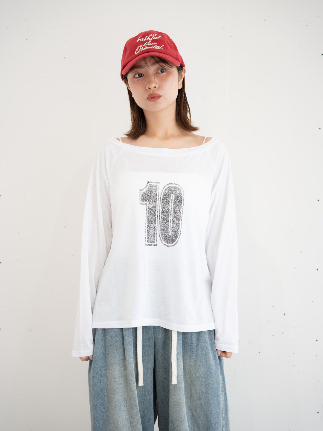 【bbO】ルーズネックナンバリングクロップドロンT
