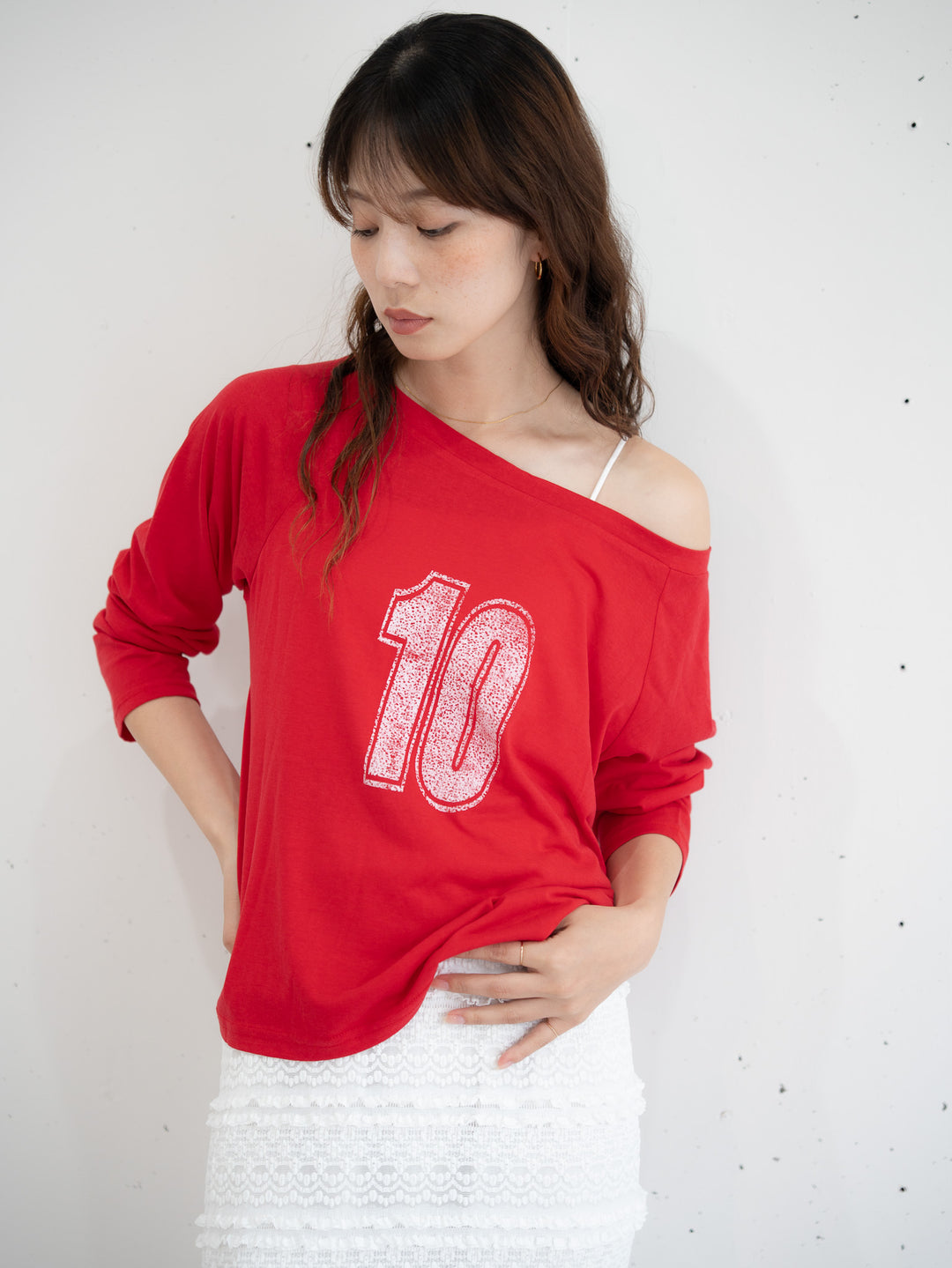 【bbO】ルーズネックナンバリングクロップドロンT