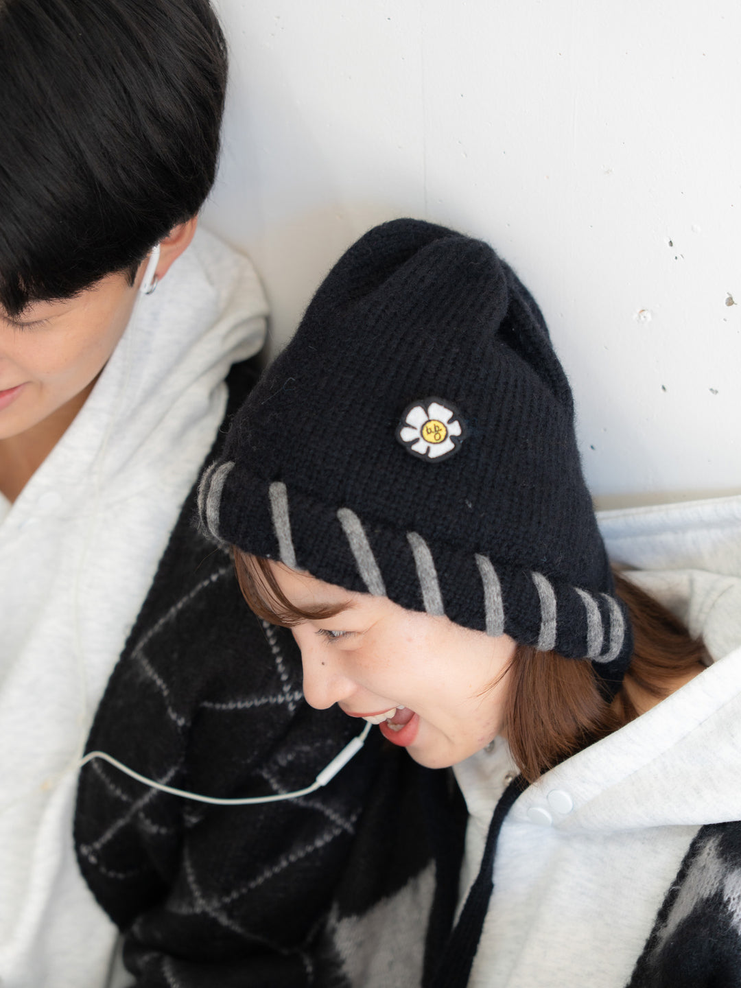 【bbO】ハンドステッチフラワーワッペンニットキャップ